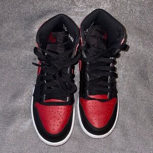 Jordan 1 Retro High ‘85 Og Bred size 3.5Y